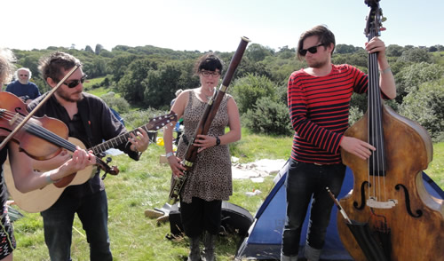 Moulettes - Folk Radio UK Purbeck Field Sessions